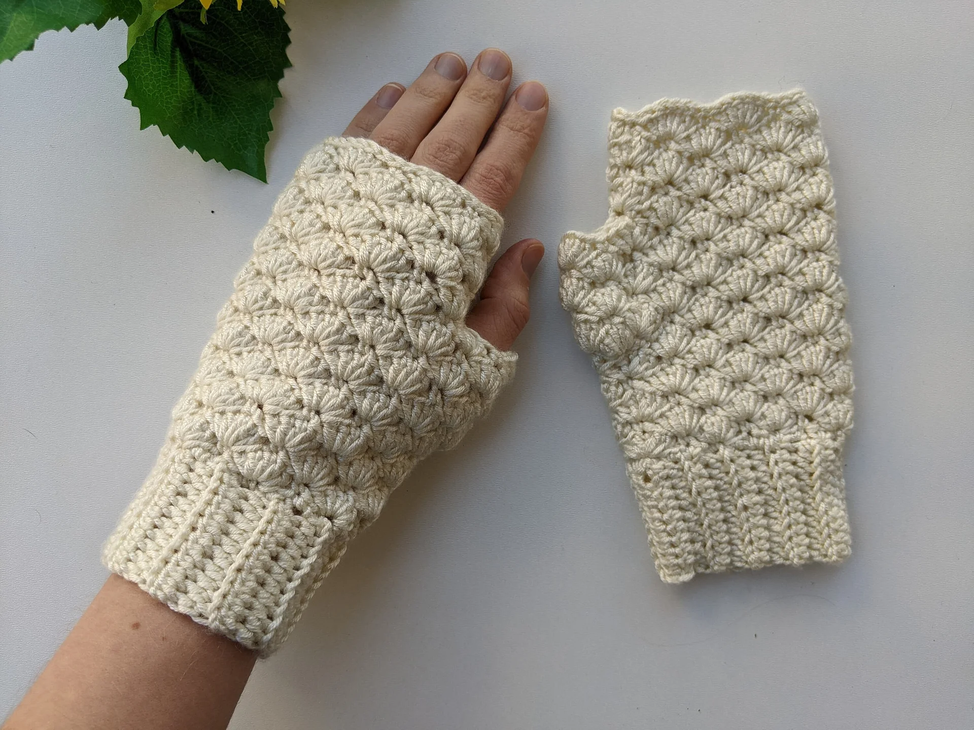 Crochet Fingerless Hand Warmers (Gloves) Pattern product image (4)