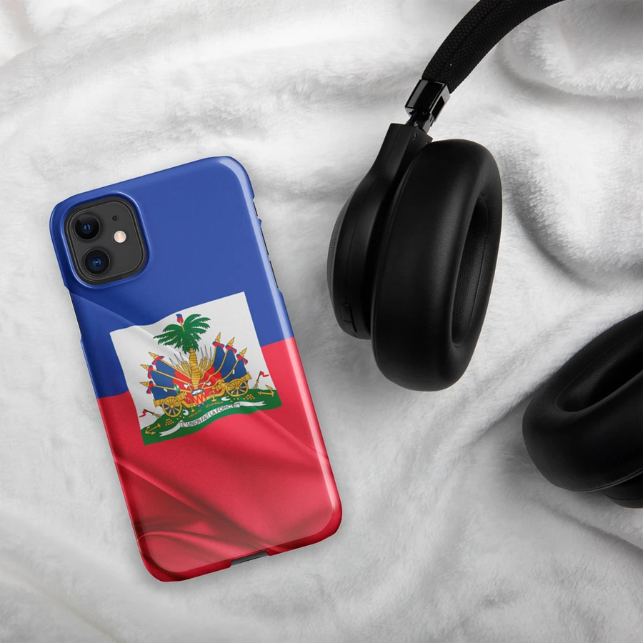 Haiti Flag Snap Case for iPhone® product image (23)