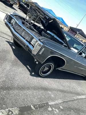 #lowrider #fypシ #olskooleayzcarclub #hydraulics #raiders