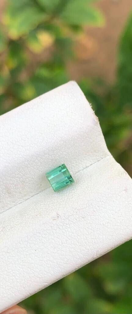 NATURAL TOURMALINE GEMSTONE FOR WIRE WRAP SQUARE SHAPE APPLE GREEN, 0.50 CARAT product image (3)