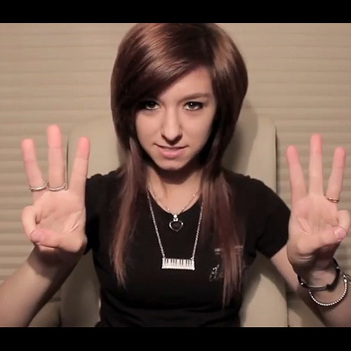 Did you know this was the moment that Rawwk Fingers became an official #TeamGrimmie hand sign? 💚

→ https://youtu.be/T7iMJtTJ...