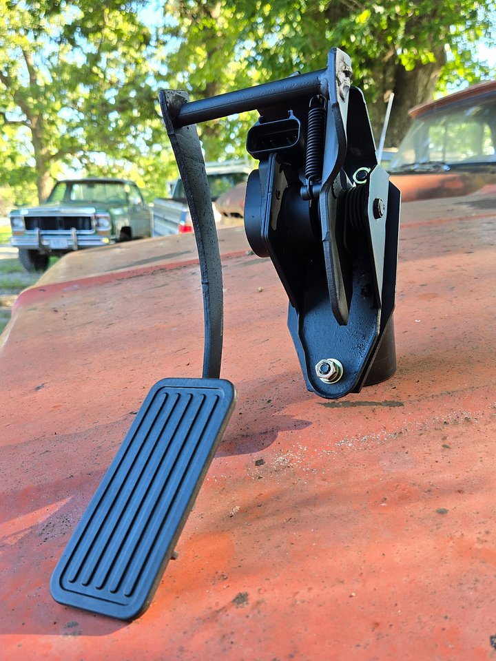 UTX Squarebody DBW LS Swap Accelerator Pedals product image (1)