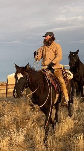These views are unbelievable 🤯
#cowboy #horses #horse #outdoors #travel #horsebackriding