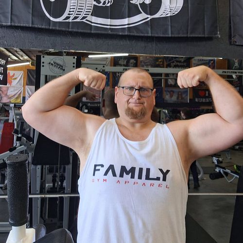 Man, these Ambassadors make this gear look SOO GOOD!! #fitness #fitnessjourney #fga #famfit #sweatinstyle #gym #gymmotivation