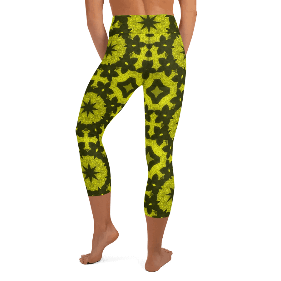 Mandala Octagon Capri Leggings product image (7)