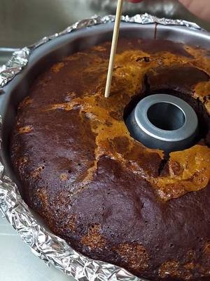 Chocoflan Casero! El Postre Perfecto: Hornea y Disfruta🍰🔥 Ingredientes:  * 1 caja de harina para pastel Betty Crocker Super Moist ( seguir instrucciones de la caja)  * Pizca de sal  * 1 lata de Dulce de Leche (La Lechera)  * 1 lata de Leche Clavel  * 1 cdta de vainilla  * 5 Huevos  * 4 OZ de queso crema  * 2 cdas de Agua  * 1/2 Taza de Azúcar (Para el caramelo) #chocoflan #postrescaseros #recetasfaciles #postres #cocinafacil #recetasrapidas #comida #horneando #reposteria #comidamexicana 