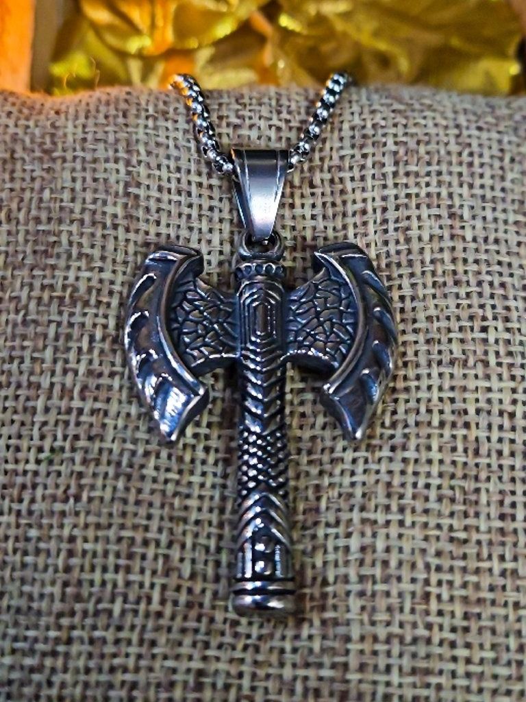 The Armored Kingdom Battleforged Axe of the Ancients Necklace product image (1)