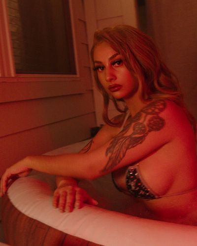 Backyard visual to my new song coming soon “Like I do” @ 6pm CST 🖤 collab with @pimpinbeatz