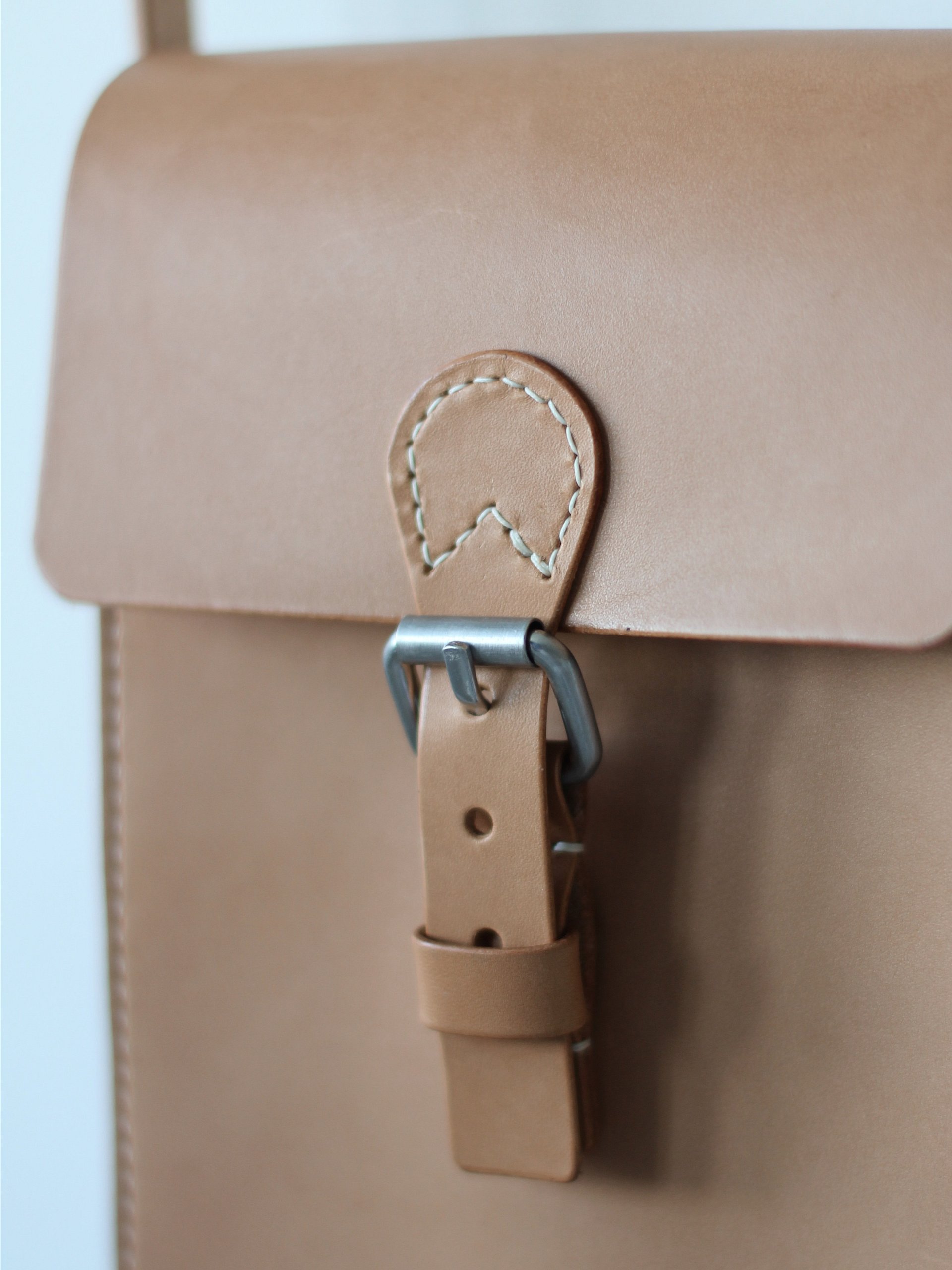 Vegetable Tanned Leather Classic Satchel – Honey product image (10)