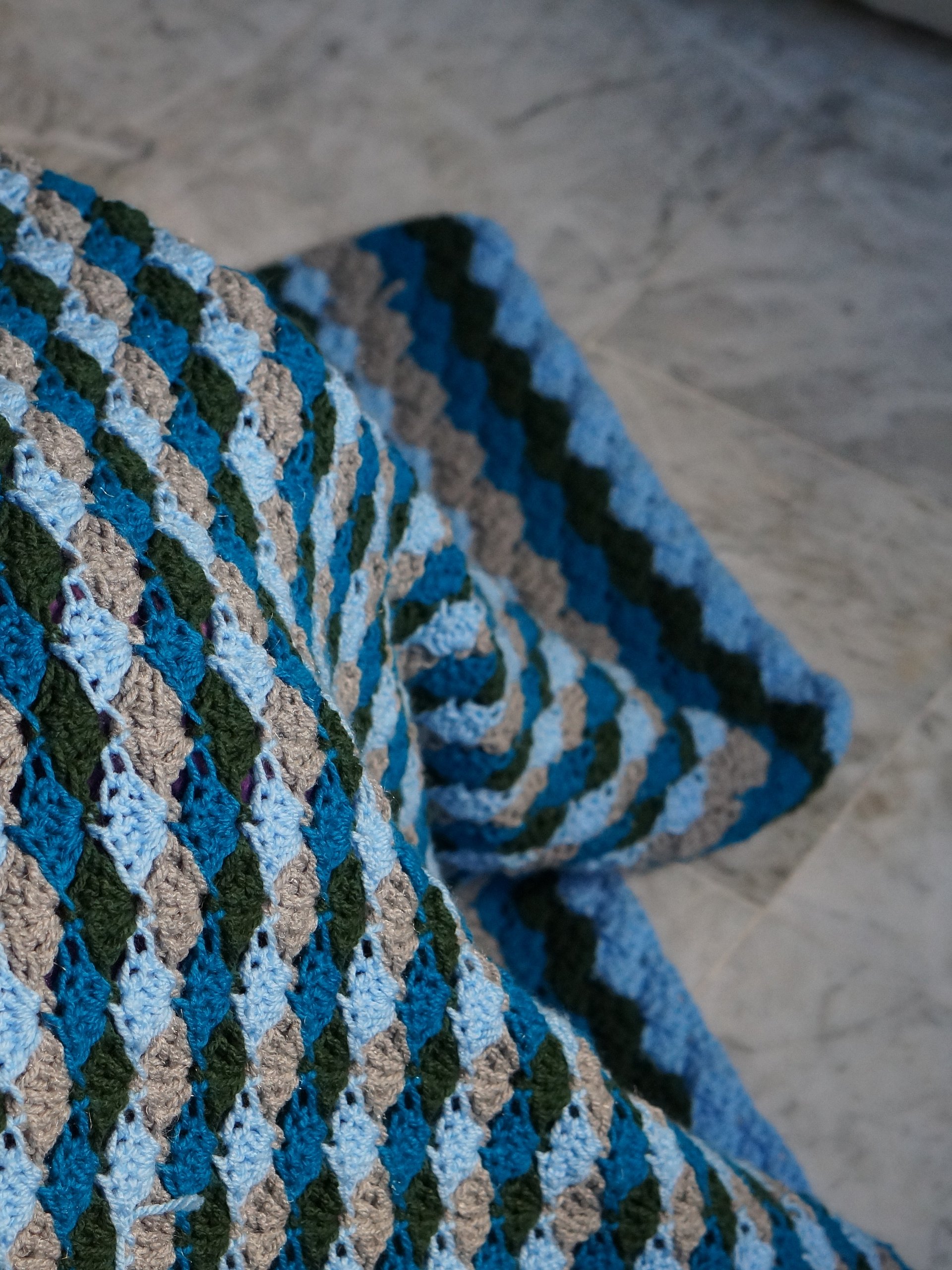 Queen size shell stitch blanket pdf pattern product image (4)