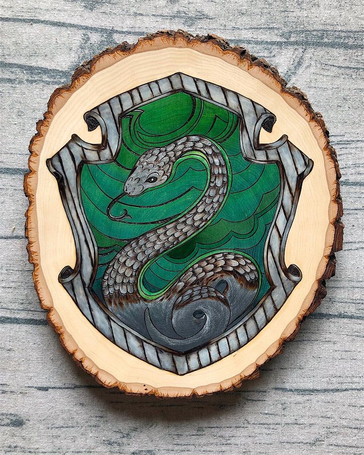 Slytherin Hogwarts House Crest product image (1)
