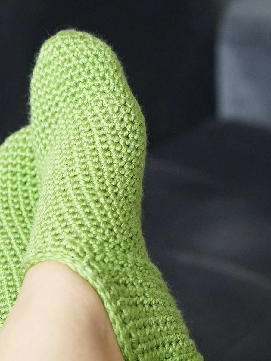 Stylish slippers crochet pdf pattern product image (1)