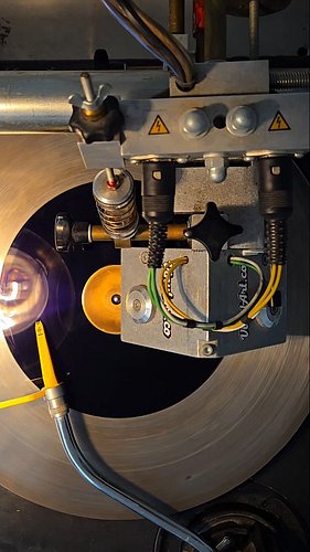 Sending a couple 7inch dubs to one of the 45 dons and fellow welshie @samtweaks today! 🥳🏴󠁧󠁢󠁷󠁬󠁳󠁿
#7inch #45rpm #dubplate #lath...