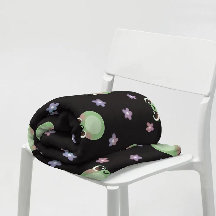 Froggy Throw Blanket product image (19)