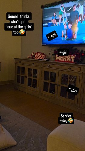 Gemelli looovvessss hanging with the girls! She gets SO excited. She especially loves the baby. She is such a good girl! 🥰 #s...