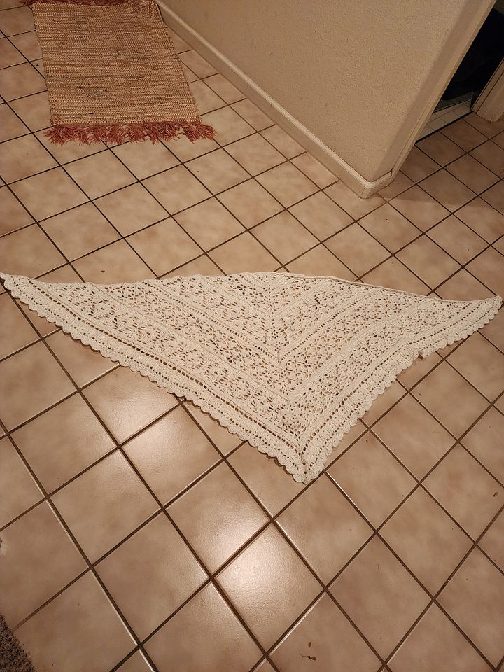 White lace shawl product image (1)