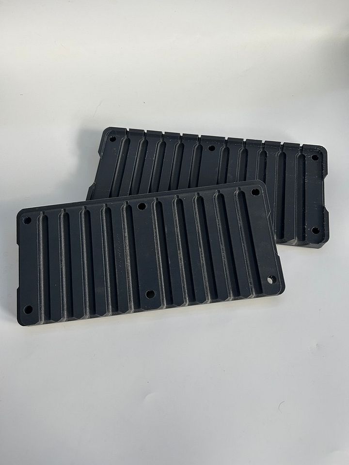 V2 24 Gauge RoundCap 10-Slot Mold (B-Stock) product image (2)
