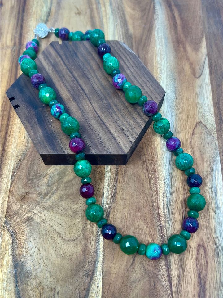Handmade Necklace (Ruby in Zoisite, Green) product image (2)