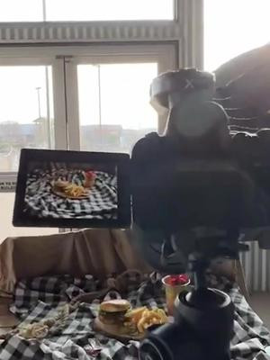 Shooting Food photography with Flash or a Constant Light? #foodphotography #offcameraflash #videolight #photography101 #cameratricks #qanda #foodphotographer #photographytips 