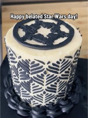 I might be a day late, but happy belated Star Wars day! I had a lot of fun decorating this Star Wars-themed cake for myself and the other half 👀 #glutenfree #homebakery #coeliac #rotherham #southyorkshire #starwars #cake #starwarsday 