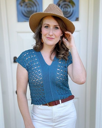 Comment VILT to get the details for this effortlessly stylish make! 

The Violet Lace Top brings a laid-back yet chic feel wi...