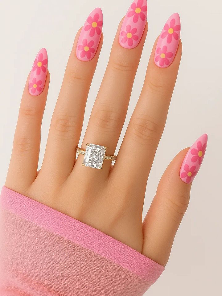 The Calista Ring product image (2)