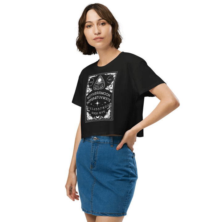 MM 𝖘𝖕𝖎𝖗𝖎𝖙𝖇𝖔𝖆𝖗𝖉 crop tee product image (2)