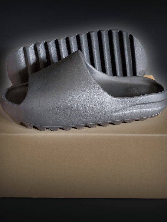 Yeezy Slide Vendor product image (2)