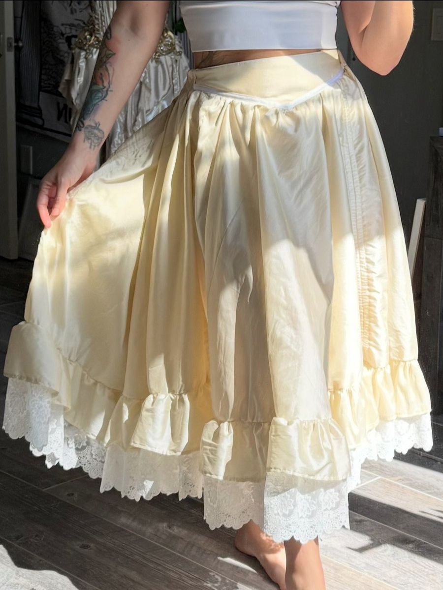"Milady" Skirt - Lemon Cream - Made to Order product image (3)