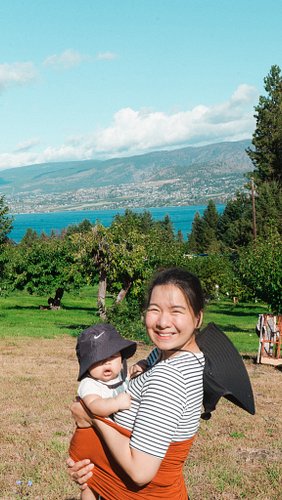 Kelowna just stole our hearts! 🍑 the kids loved peach picking with the BEST views of Okanagan Lake 🌊, and we had a blast expe...
