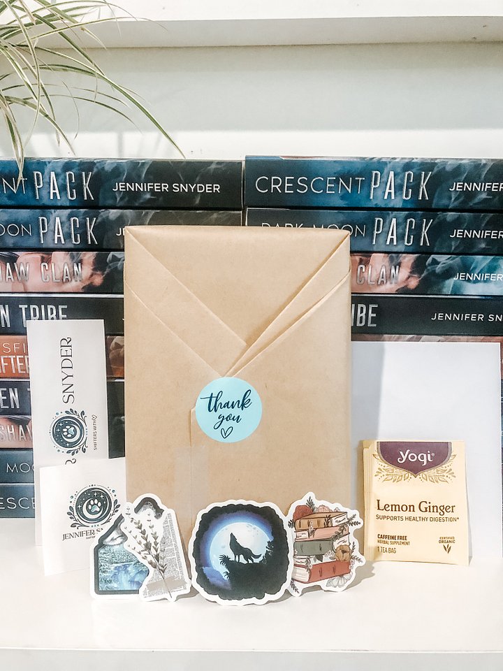 Blind Date with a Book – Paperback Paranormal Romance Edition product image (2)