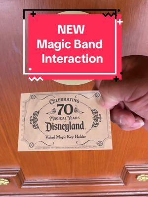 New Magic Band Experience at the Main St Cinema #disneyland #mainstreetusa #mainstreetcinema #magicband #70thcelebration @MerchKween 