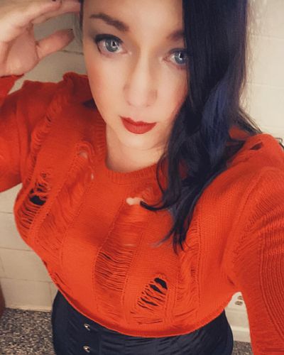 Got dressed up tonight. #selfie #bathroomselfie #corset #sweater #redlips #red #pinup #streamer