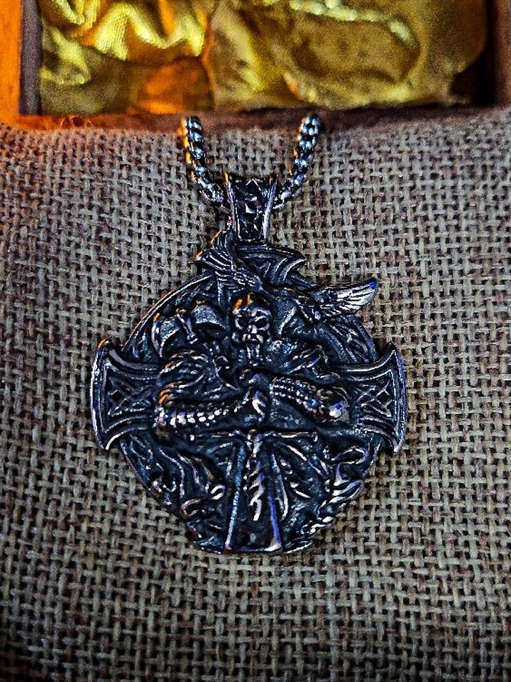 The Armored Kingdom Odin Keeper of the Ravens Necklace product image (1)