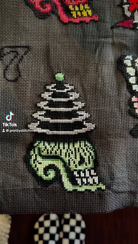 have i mentioned how much i love higgs flash... 
(patches are stabilized on the back and out onto felt, plus some fray check ...