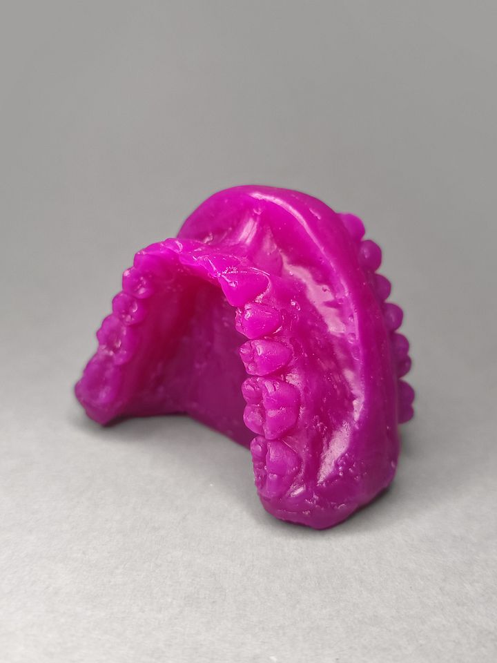 Bruxism skateboard wax product image (1)