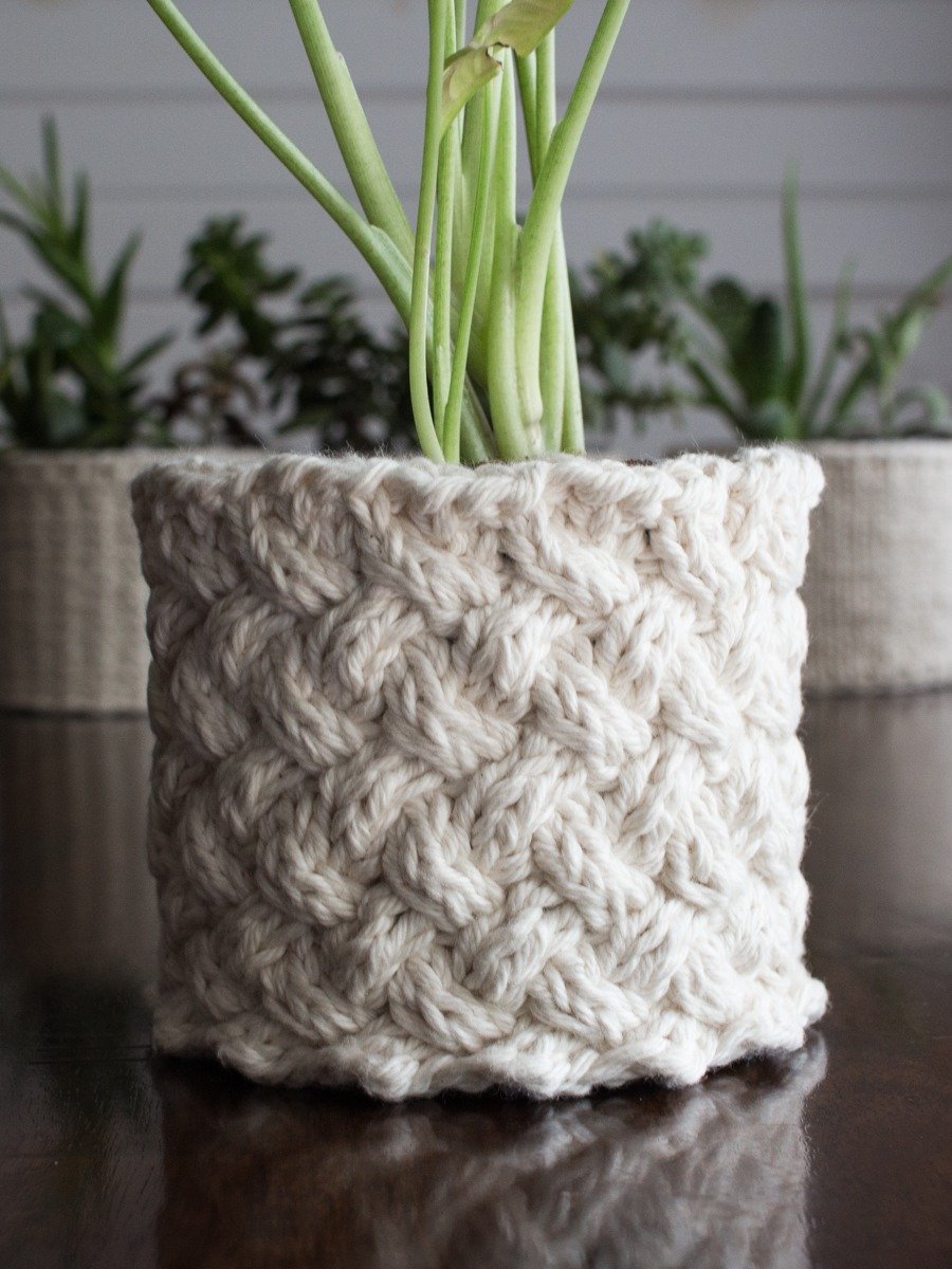 Cable Stitch Plant Pot Holder Pattern product image (1)
