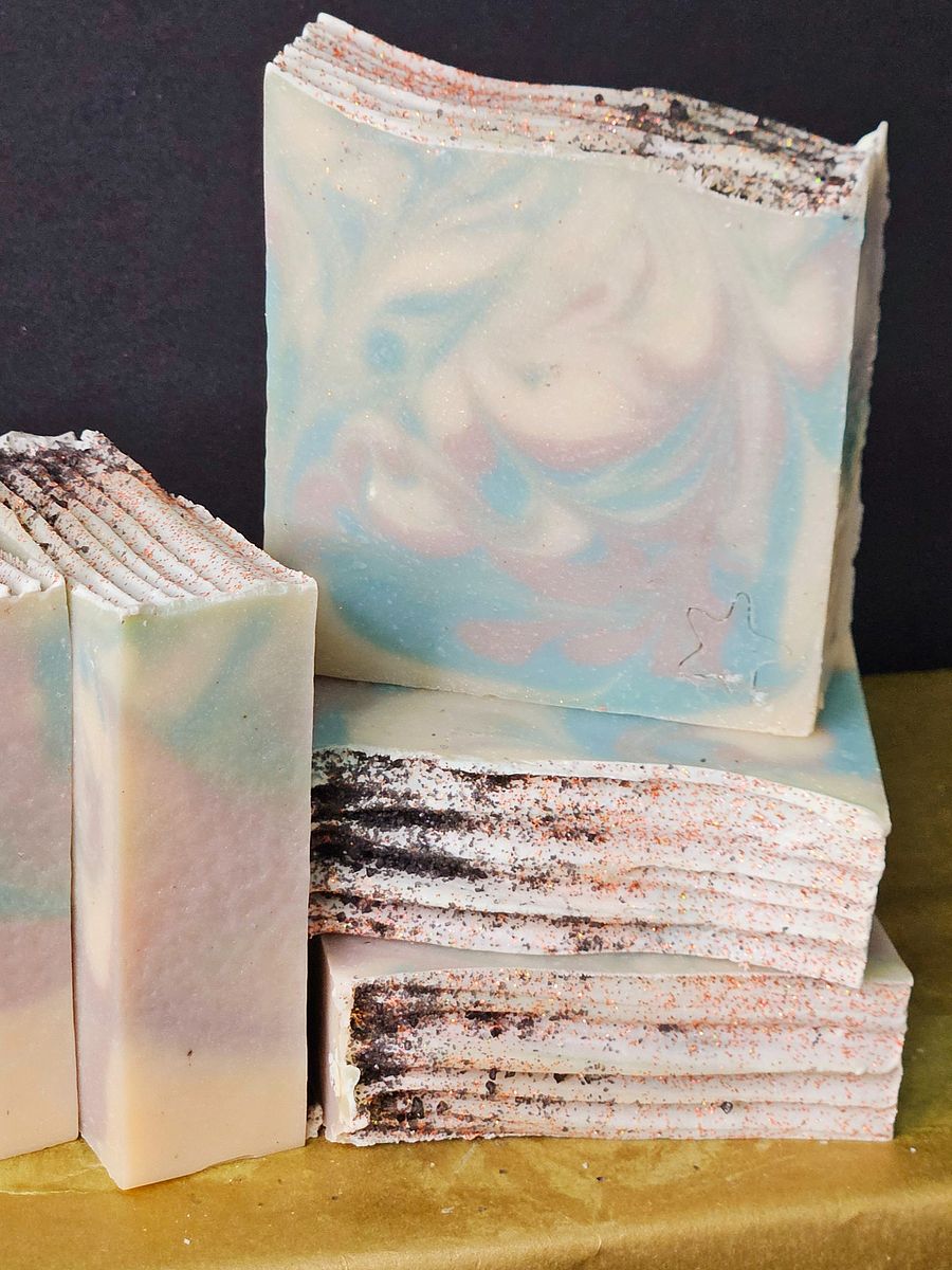 Sweet Pinecones - Pine, patchouli and cedar product image (4)