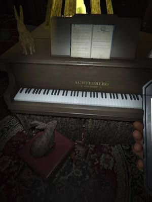 Just a little piano asmr hehehe I love Phasmophobiaaaaaaaa #goregoddess #vtuber #vtuberclips #fyp #phasmaphobiagame #phas #phasmo #phasmophobiaasmr 