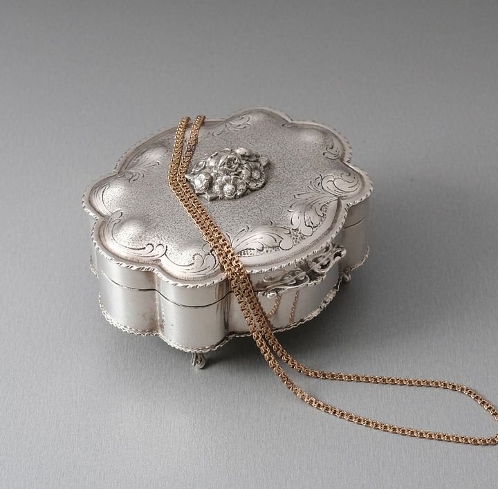 1930年イタリア製 純銀製ジュエリーボックス 刻印あり product image (1)