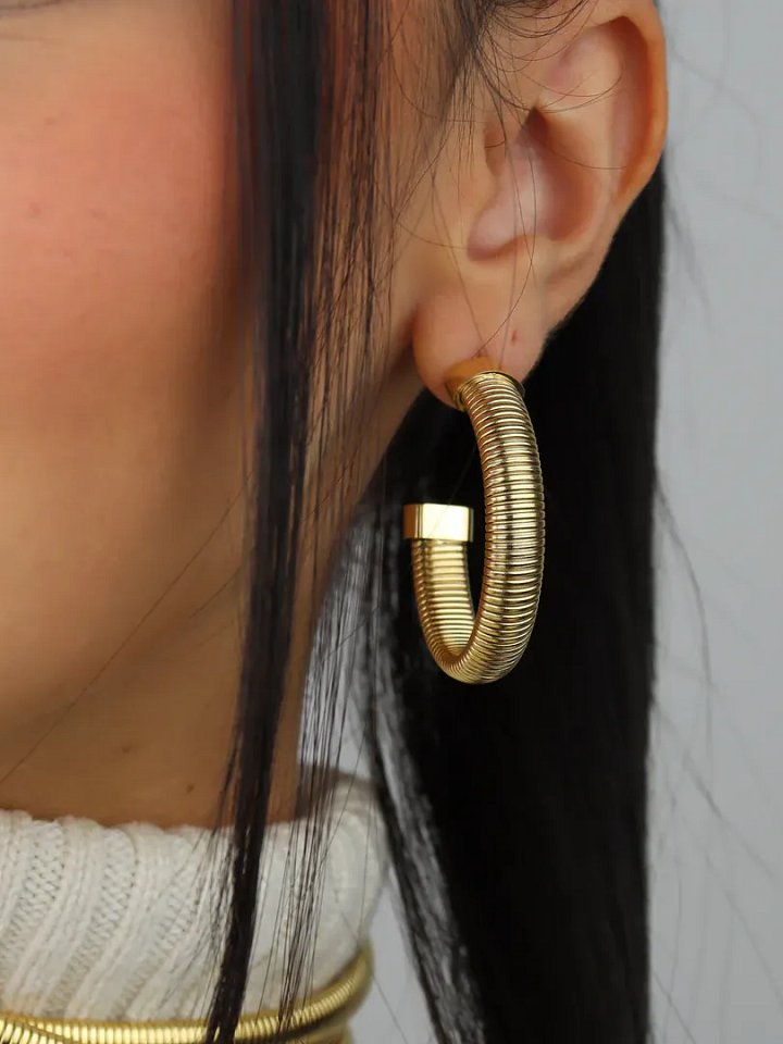 Bella Hoops Gold Earrings product image (2)
