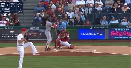 Duran with a solo homer (365 feet)  to put the Red Sox up early against the Phillies 💣 🔥 🙌