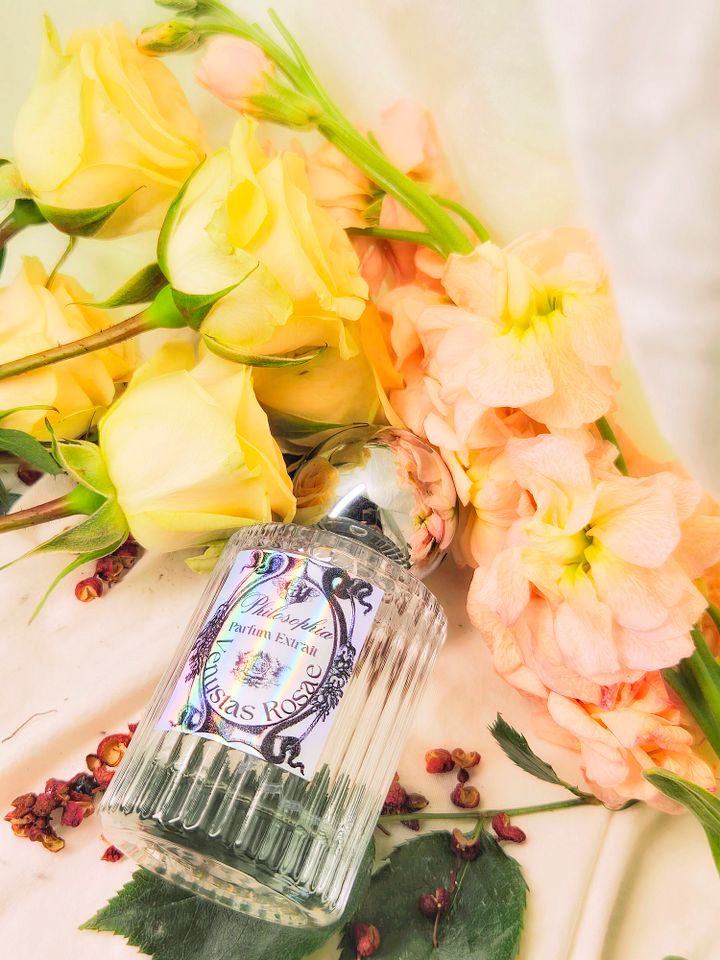 Venustas Rosae – Parfum Extrait (30ml) product image (2)