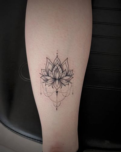LiL' LOtUs

#lotusflowertattoo #lotus #lotusflower #tattoo #ink #tattoodesign #tattooart #tattoolife #tattoolifestyle #inked ...