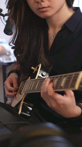 A little ecosystem 🌿

#singersongwriter #guitarriffs #flutist #gibson #production