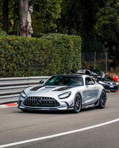 If it wasn’t for this car in the background of the first shot, this series of shots would have been super clean 😎 Monaco just...