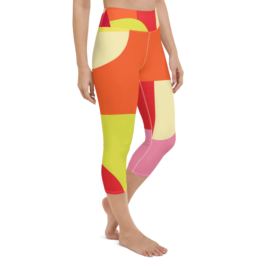 Colorful Large Abstract All-Over Geometric Print Capri Leggings product image (4)