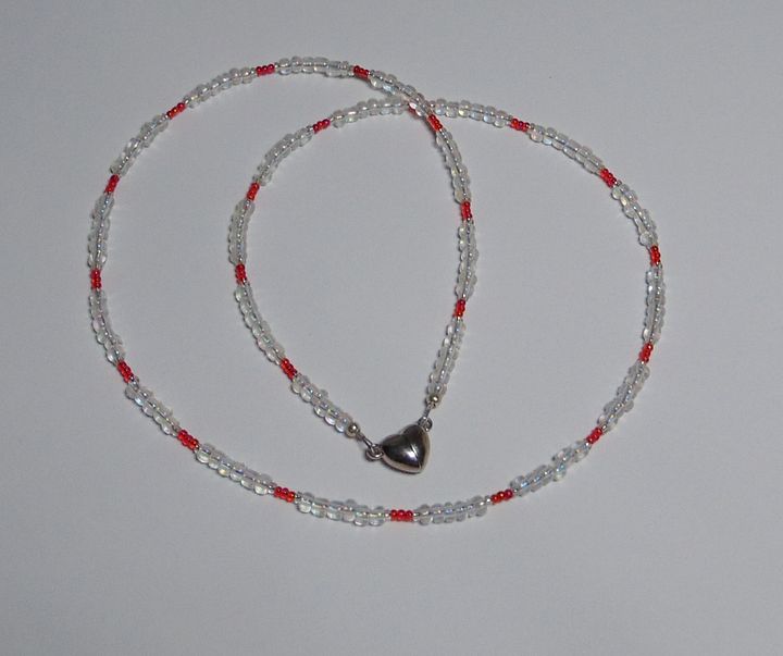 Red and White Glass Beaded Necklace product image (1)