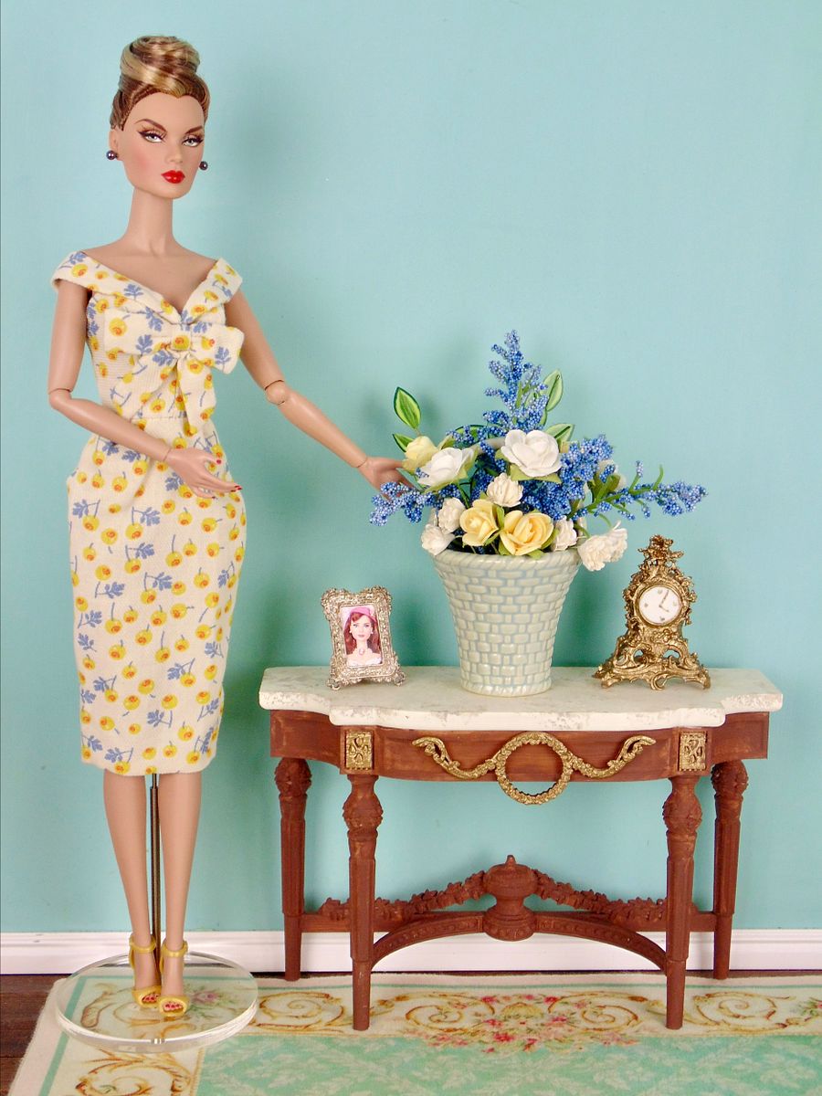 1:6 scale console table for 12” fashion dolls WALNUT color product image (1)