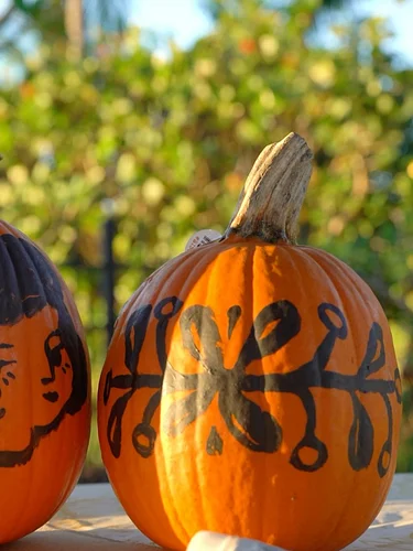 Story time 📖👹

Here’s a sneeeaky peeeky of just one of a whole series of folktales/mythologies im writing with my pal @artles...